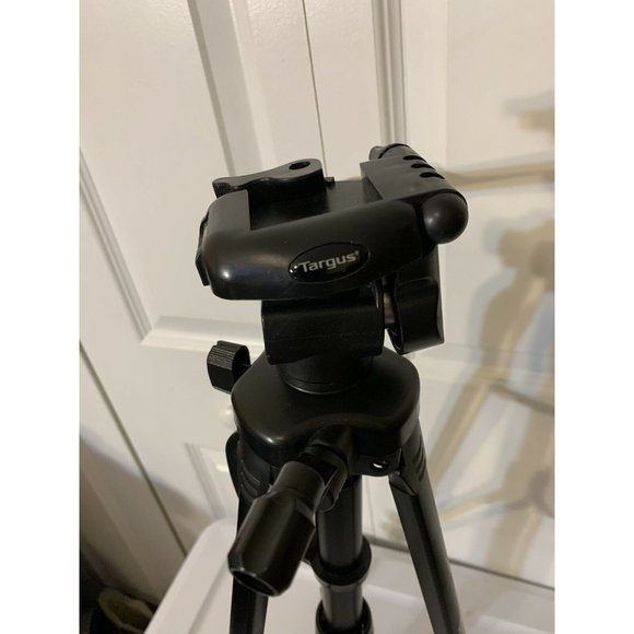 Targus Tripod TGT-BK58T Black With Targus Zip Bag Black - Picture 9 of 10
